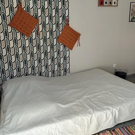 Avec Un Acces Independant Et Salle De Bain Et Toilette Privatifs Alloggio in famiglia