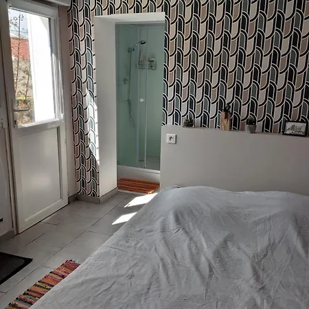 Avec Un Acces Independant Et Salle De Bain Et Toilette Privatifs Alloggio in famiglia Marquette lez Lille